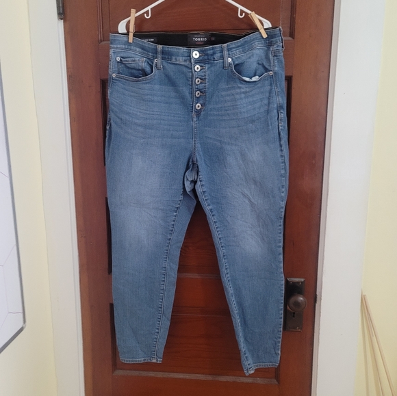 Torrid Sky High Skinny Jeans 20R - Picture 1 of 2